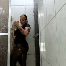 wet.look.me: Wetlook girl in tights gets wet in shower | Wetlook.biz
