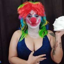 Hikari-Studio-Wam: A Clown Destroyed by Cakes