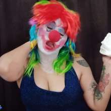 Hikari-Studio-Wam: A Clown Destroyed by Cakes