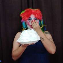 Hikari-Studio-Wam: A Clown Destroyed by Cakes