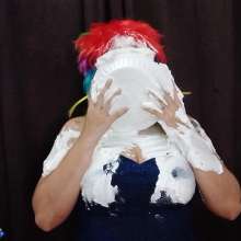 Hikari-Studio-Wam: A Clown Destroyed by Cakes