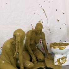 whiteroomberlin: A Video with Clay in an Unusual Container