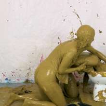whiteroomberlin: A Video with Clay in an Unusual Container