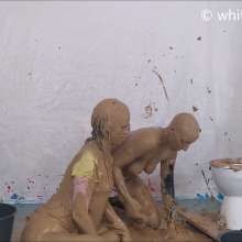 whiteroomberlin: A Video with Clay in an Unusual Container