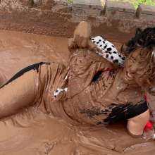 Messygirl: New Messygirl Download: Mud Covered Cruella