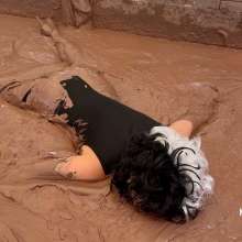 Messygirl: New Messygirl Download: Mud Covered Cruella