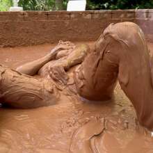 Messygirl: New Messygirl Download: Mud Covered Cruella
