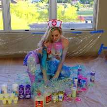 messyhot: Kelly Stark Aka Sober K Smashes a Cake with a View