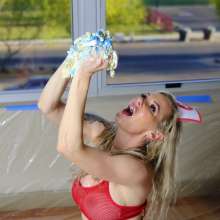 messyhot: Kelly Stark Aka Sober K Smashes a Cake with a View
