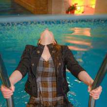 Wet Live Team: Natashka Business Getting Wetlook in the Pool