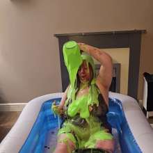 RaunchyRose: The Gunge Pool