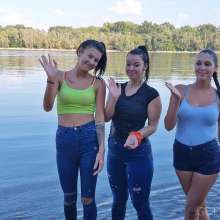 Get Your Snaps: Mona, Lara, Lina and Rebeca IN The River