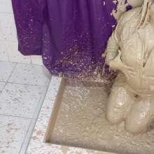 Hikari-Studio-Wam: A Mud Bath with White Clothes