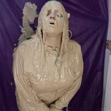 Hikari-Studio-Wam: A Mud Bath with White Clothes