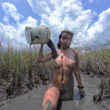 Messy Temptress: Cleanup On Aisle Mud!  (BTS)