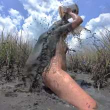 Messy Temptress: Cleanup On Aisle Mud!  (BTS)