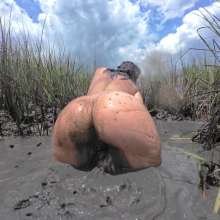 Messy Temptress: Cleanup On Aisle Mud!  (BTS)
