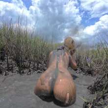 Messy Temptress: Cleanup On Aisle Mud!  (BTS)