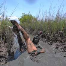 Messy Temptress: Cleanup On Aisle Mud!  (BTS)