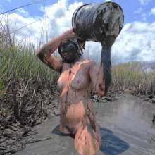Messy Temptress: Cleanup On Aisle Mud!  (BTS)
