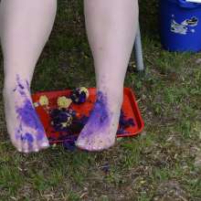 JD and Messy Andi: Cupcake Squish!  (Messy Pantyhose/Feet)