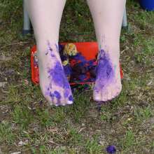JD and Messy Andi: Cupcake Squish!  (Messy Pantyhose/Feet)