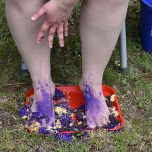 JD and Messy Andi: Cupcake Squish!  (Messy Pantyhose/Feet)