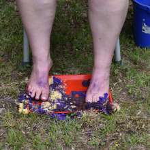 JD and Messy Andi: Cupcake Squish!  (Messy Pantyhose/Feet)