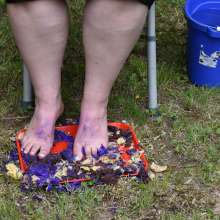 JD and Messy Andi: Cupcake Squish!  (Messy Pantyhose/Feet)