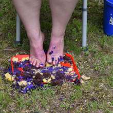 JD and Messy Andi: Cupcake Squish!  (Messy Pantyhose/Feet)