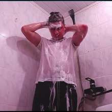 WETColours: Gordy in the Shower with White Polo and Jeans with Shampoo