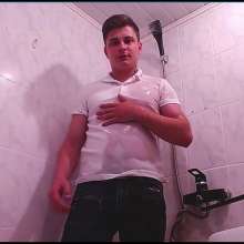 WETColours: Gordy in the Shower with White Polo and Jeans with Shampoo