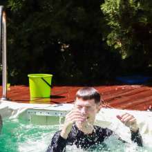 WetlookerUpdates: Wet guys on Wetlooker!