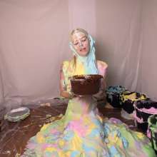 RevSlymsford: Kaydens V 10 Pies + 5 Buckets Of Foam Slime, + Chocolate Too