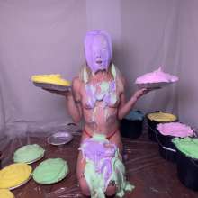 RevSlymsford: Kaydens V 10 Pies + 5 Buckets Of Foam Slime, + Chocolate Too