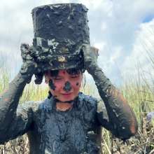 Messy Temptress: Muck Bucket Mania: Naked and Slimed With Stinky Mud!