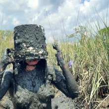 Messy Temptress: Muck Bucket Mania: Naked and Slimed With Stinky Mud!