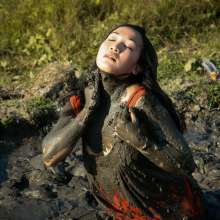 dlodoski: Mia's Hilltop Mud Arousal--Photos