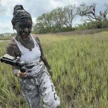 Messy Temptress: Muddy Handjob + Walk of Shame + Cleanup!  (Behind the Scenes)