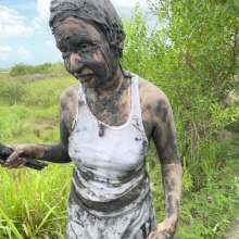 Messy Temptress: Muddy Handjob + Walk of Shame + Cleanup!  (Behind the Scenes)