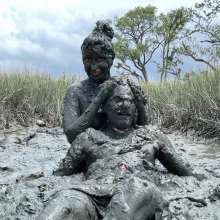 Messy Temptress: Muddy Handjob + Walk of Shame + Cleanup!  (Behind the Scenes)