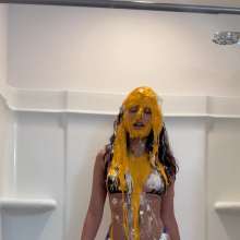 Serena: Pied and Slimed in a Bikini