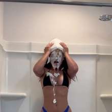Serena: Pied and Slimed in a Bikini