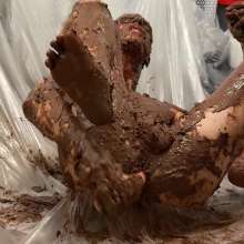 NynoGunge: Pouring 6kg of Nutella on My Body