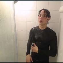 WETColours: Ross Shower with a Black Longsleeve T-shirt after the Gym