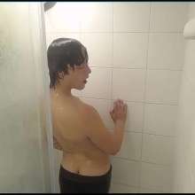 WETColours: Ross Shower with a Black Longsleeve T-shirt after the Gym