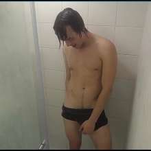 WETColours: Ross Shower with a Black Longsleeve T-shirt after the Gym