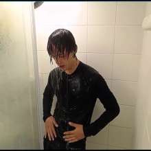 WETColours: Ross Shower with a Black Longsleeve T-shirt after the Gym