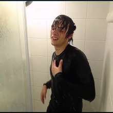 WETColours: Ross Shower with a Black Longsleeve T-shirt after the Gym