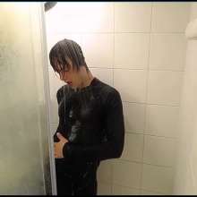 WETColours: Ross Shower with a Black Longsleeve T-shirt after the Gym